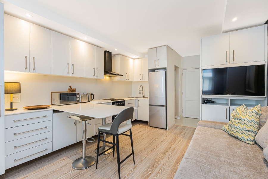 To Let 1 Bedroom Property for Rent in Mouille Point Western Cape